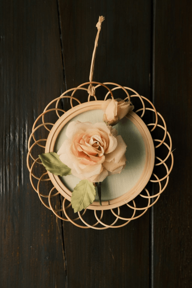 Rosie wall decor & pin